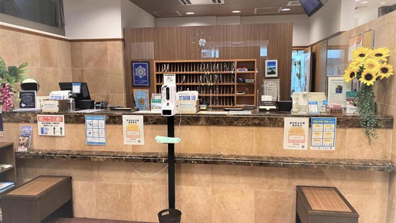 Toyoko Inn Okinawa Naha Kokusai-Dori Miebashi-Eki Exterior foto